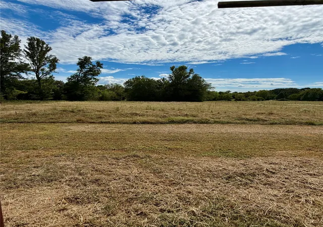 Photo 2 of Single family home for sale at 145 Lakeview St, Avery, TX 75554 | MLS# 21393862 | Listing updated on 2026-09-24