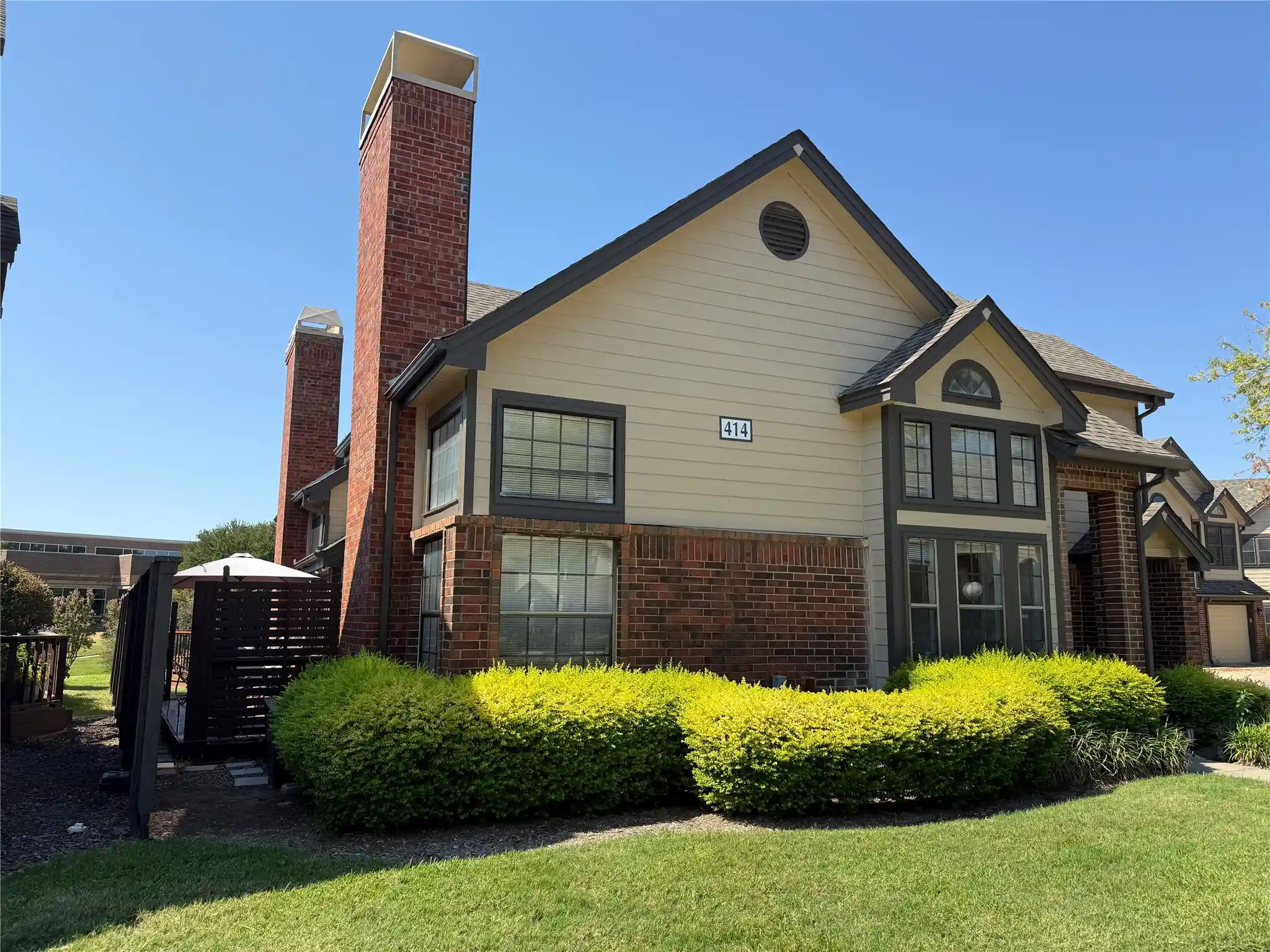 Listing Photo 1 - Condo for sale in 414 Santa Fe Trl located at 414 Santa Fe Trl, Irving, TX 75063 - Unit #91