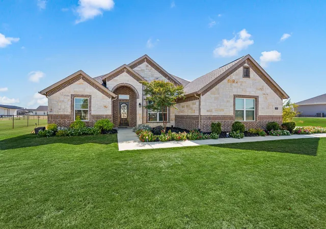 Single family home for sale at 123 Mossy Crk Trl, Rhome, TX 76078 | MLS# 21393621