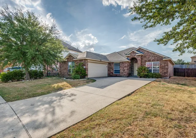 Photo 1 of Single family home for sale at 2223 Overton Dr, Forney, TX 75126 | MLS# 21393878 | Listing updated on 2026-10-01