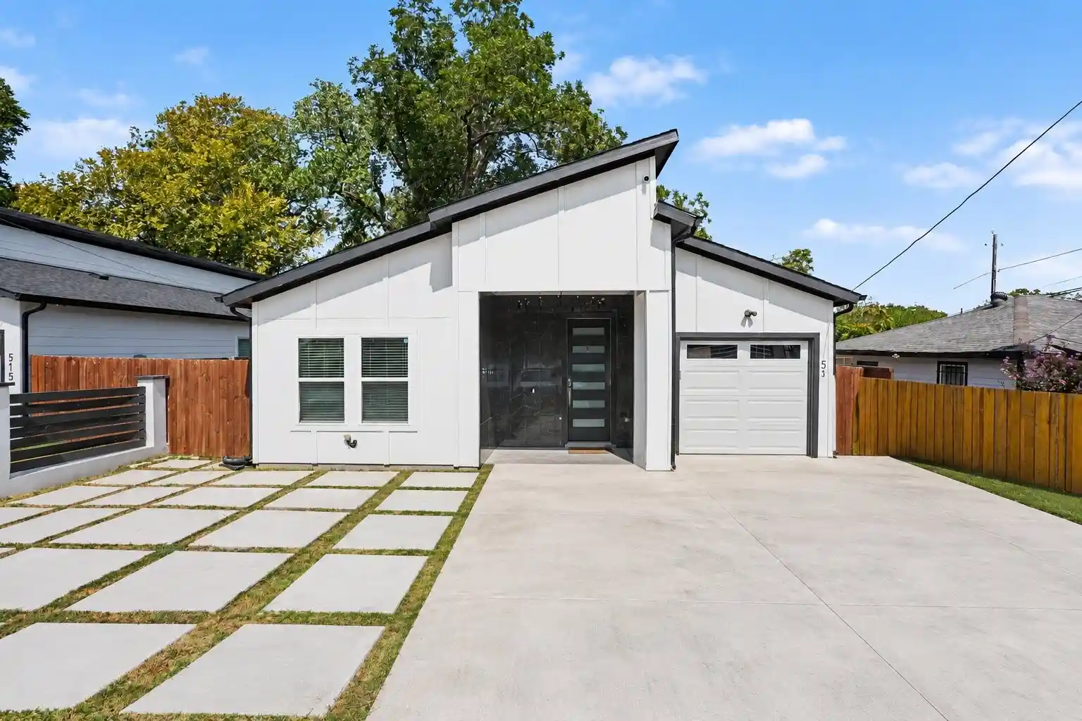 Photo 1 of Single family home for sale at 511 Woodbine Ave, Dallas, TX 75203 | MLS# 21390747 | Listing updated on 2026-10-28