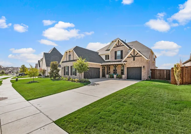 Photo 1 of Single family home for sale at 11625 Slumber Fls Dr, Argyle, TX 76226 | MLS# 21388437 | Listing updated on 2026-09-28