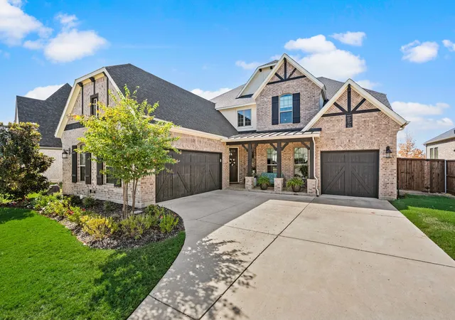 Photo 2 of Single family home for sale at 11625 Slumber Fls Dr, Argyle, TX 76226 | MLS# 21388437 | Listing updated on 2026-09-28