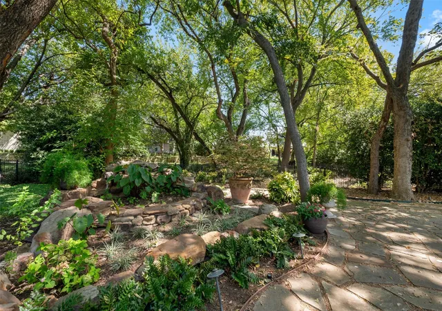 Photo 4 of Single family home for sale at 3116 Seneca Dr, Frisco, TX 75034 | MLS# 21393112 | Listing updated on 2026-10-04