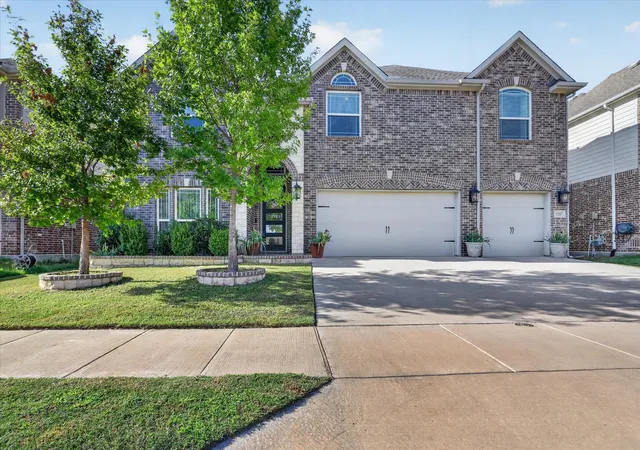 Photo 1 of Single family home for sale at 5217 Bow Lake Trl, Fort Worth, TX 76179 | MLS# 21392616 | Listing updated on 2026-10-10