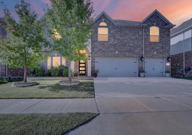 Photo 2 of Single family home for sale at 5217 Bow Lake Trl, Fort Worth, TX 76179 | MLS# 21392616 | Listing updated on 2026-10-10