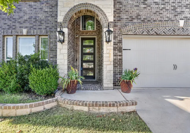Photo 3 of Single family home for sale at 5217 Bow Lake Trl, Fort Worth, TX 76179 | MLS# 21392616 | Listing updated on 2026-10-10