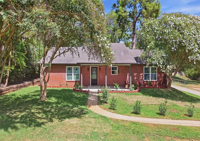Photo 1 of Single family home for sale at 119 Stephanie Dr, Palestine, TX 75803 | MLS# 21377216 | Listing updated on 2026-09-27