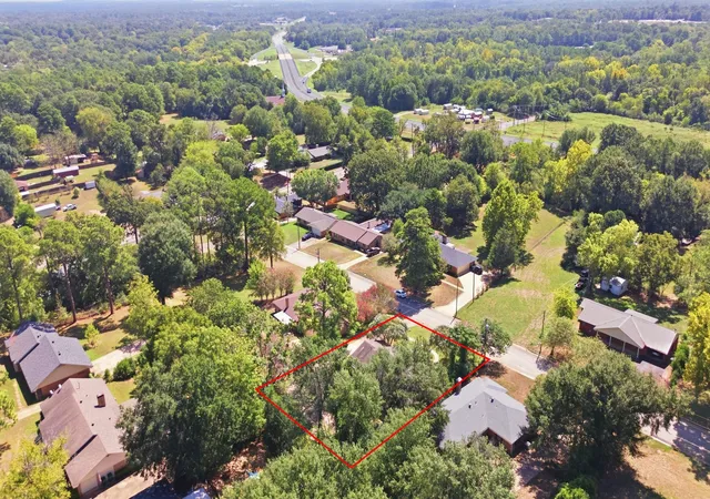 Photo 3 of Single family home for sale at 119 Stephanie Dr, Palestine, TX 75803 | MLS# 21377216 | Listing updated on 2026-09-27