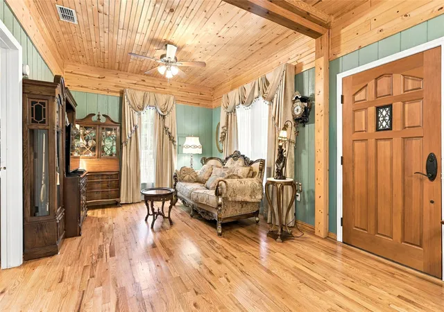 Photo 3 of Single family home for sale at 207 Commerce St, Cumby, TX 75433 | MLS# 21393957 | Listing updated on 2026-09-30