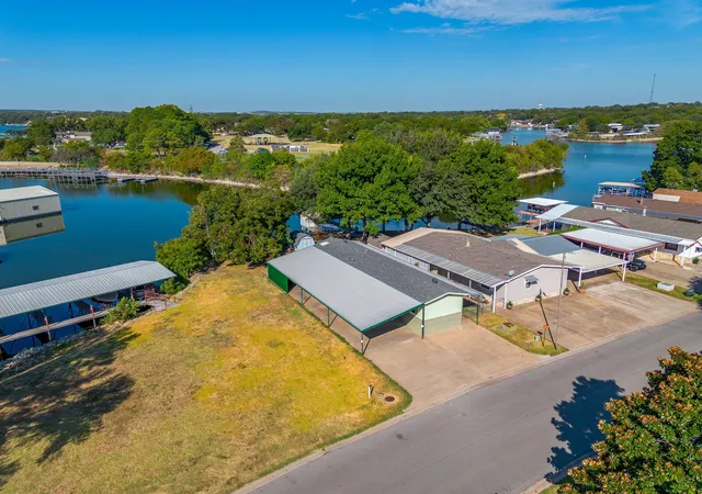 Photo 1 of Manufactured home for sale at 201 Brazos Harbor Dr, Granbury, TX 76048 | MLS# 21375925 | Listing updated on 2026-09-25