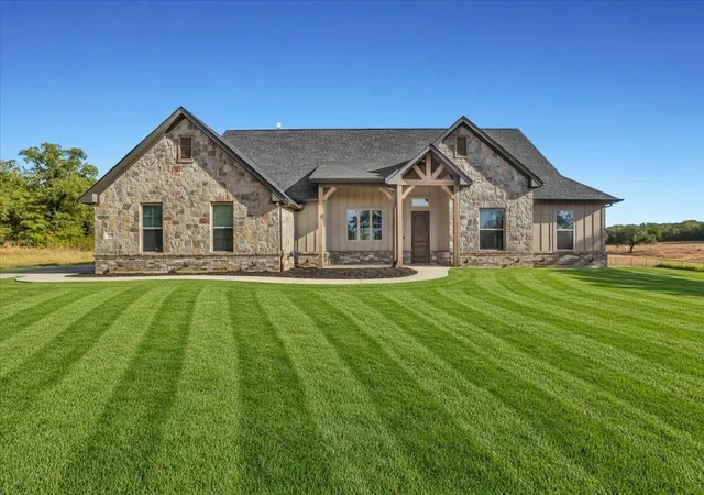 Photo 2 of Single family home for sale at 127 Paradise Oaks Ct, Paradise, TX 76073 | MLS# 21392150 | Listing updated on 2026-10-09