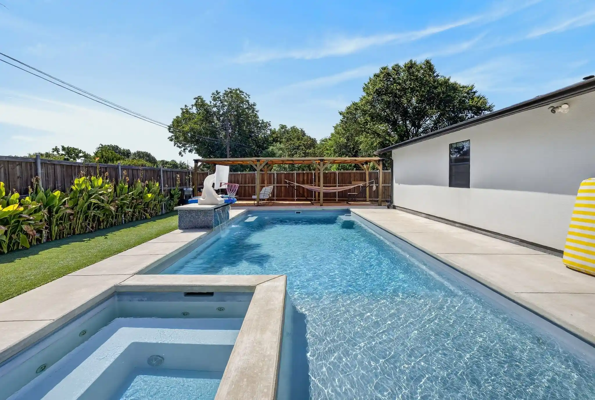 Photo 1 of Sale Pending at 3193 Northaven Rd, Dallas, TX 75229 | MLS# 21393956 | Listing updated on 2026-10-29
