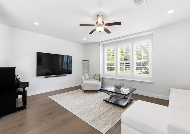Photo 2 of Townhouse for sale at 7428 Mitchell Dr, Mc Kinney, TX 75070 | MLS# 21389146 | Listing updated on 2026-09-26
