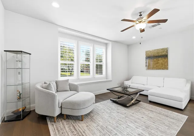 Photo 4 of Townhouse for sale at 7428 Mitchell Dr, Mc Kinney, TX 75070 | MLS# 21389146 | Listing updated on 2026-09-26