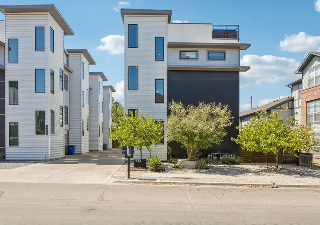 Photo 2 of Condo for sale at 1925 California Dr #1, Dallas, TX 75204 | MLS# 21392309 | Listing updated on 2026-10-08
