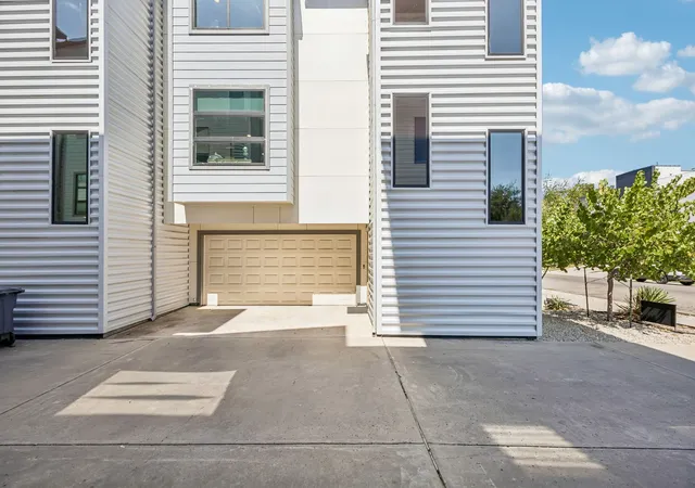 Photo 3 of Condo for sale at 1925 California Dr #1, Dallas, TX 75204 | MLS# 21392309 | Listing updated on 2026-10-08