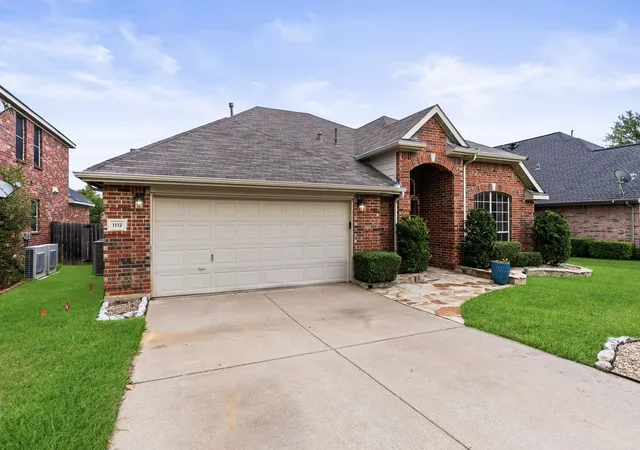 Photo 2 of Single family home for sale at 1112 Wentwood Dr, Corinth, TX 76210 | MLS# 21393908 | Listing updated on 2026-10-06