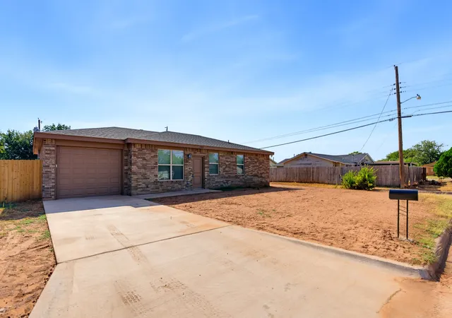 Photo 2 of Single family home for sale at 2325 Meadowbrook Dr, Abilene, TX 79603 | MLS# 21394078 | Listing updated on 2026-09-25