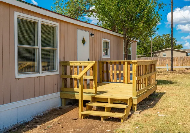 Photo 2 of Manufactured home for sale at 7205 Walden Dr, Joshua, TX 76058 | MLS# 21394111 | Listing updated on 2026-09-29
