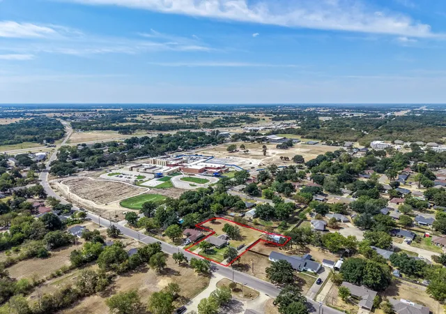 Photo 1 of Single family home for sale at 1013 Texas St, Sulphur Springs, TX 75482 | MLS# 21394186 | Listing updated on 2026-10-07