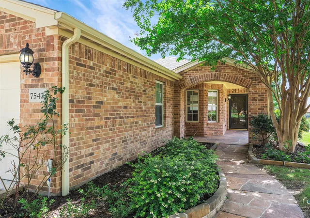 Photo 3 of Sale Pending at 7542 Birmingham Forest Dr, Frisco, TX 75036 | MLS# 21386369 | Listing updated on 2026-10-07