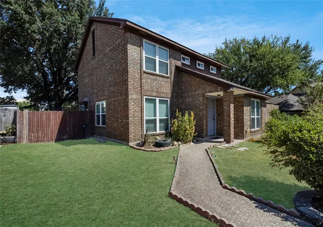 Photo 3 of Single family home for sale at 1908 Prairie Crk Trl, Garland, TX 75040 | MLS# 21386282 | Listing updated on 2026-09-24