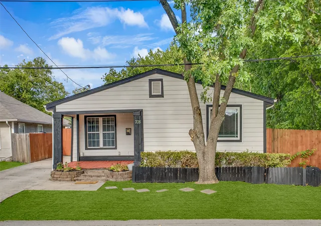 Photo 2 of Single family home for sale at 708 Sherman St, Rockwall, TX 75087 | MLS# 21393067 | Listing updated on 2026-10-04