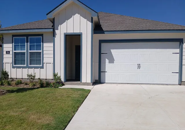 Photo 1 of Single family home for sale at 304 Buttonwood Dr, Royse City, TX 75189 | MLS# 21394253 | Listing updated on 2026-10-08