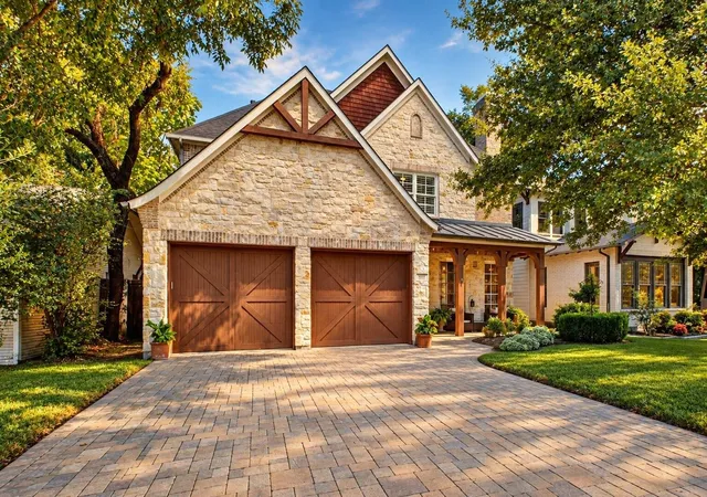 Photo 1 of Single family home for sale at 5243 Willis Ave, Dallas, TX 75206 | MLS# 21346921 | Listing updated on 2026-10-07