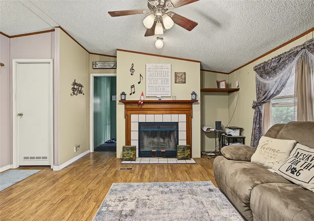 Photo 3 of Single family home for sale at 6005 Vinery Ln, Joshua, TX 76058 | MLS# 21391421 | Listing updated on 2026-09-24