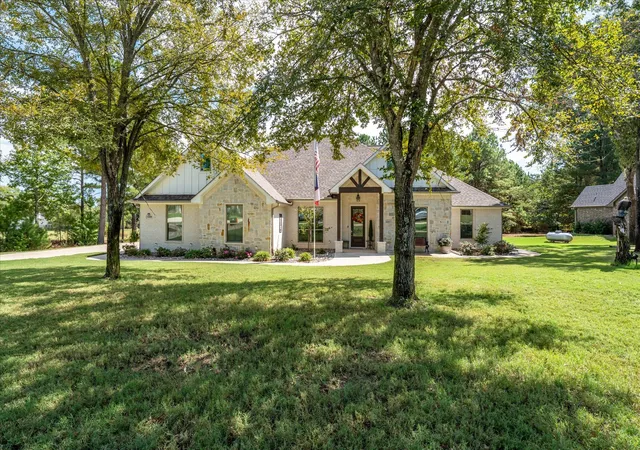 Photo 1 of Single family home for sale at 14486 Meadow Glen, Lindale, TX 75771 | MLS# 21394213 | Listing updated on 2026-09-25