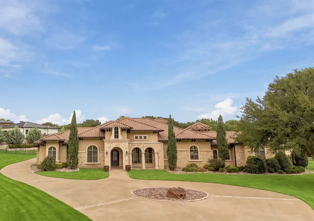Photo 1 of Single family home for sale at 4908 Arbol Ct, Fort Worth, TX 76126 | MLS# 21380798 | Listing updated on 2026-09-24