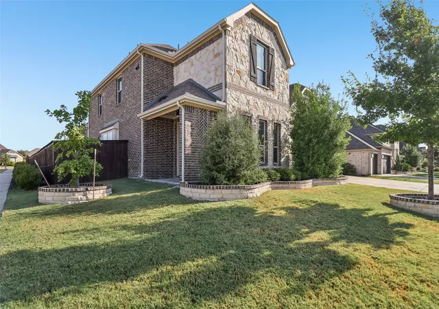 Photo 2 of Single family home for sale at 1500 Snapdragon Ct, Prosper, TX 75078 | MLS# 21382432 | Listing updated on 2026-10-08
