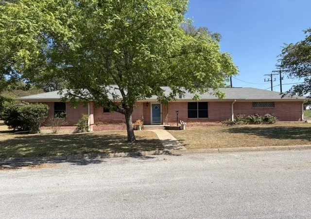 Photo 1 of Single family home for sale at 301 Hart St, Quitman, TX 75783 | MLS# 21394387 | Listing updated on 2026-09-24