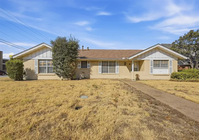 Photo 1 of Single family home for sale at 5682 Worrell Dr, Fort Worth, TX 76133 | MLS# 21389485 | Listing updated on 2026-10-05