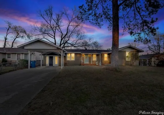Photo 1 of Single family home for sale at 7204 S Lakeshore Dr, Shreveport, LA 71119 | MLS# 21394409 | Listing updated on 2026-09-24