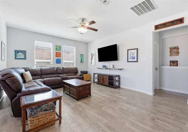 Photo 3 of Single family home for sale at 1101 Burlingame Dr, Cleburne, TX 76033 | MLS# 21394318 | Listing updated on 2026-10-05