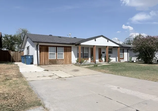 Photo 3 of Single family home for sale at 701 Sweetbriar, Lewisville, TX 75067 | MLS# 21394437 | Listing updated on 2026-09-24
