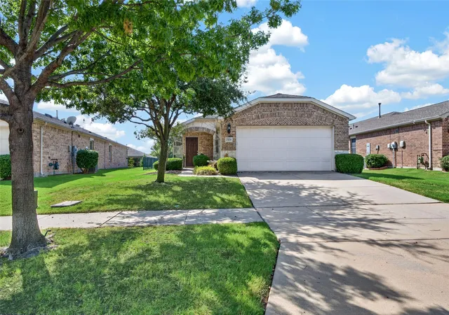 Photo 2 of Single family home for sale at 7579 Kite Ln, Frisco, TX 75036 | MLS# 21386196 | Listing updated on 2026-09-30