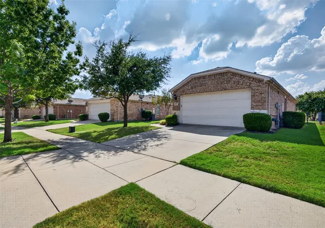 Photo 3 of Single family home for sale at 7579 Kite Ln, Frisco, TX 75036 | MLS# 21386196 | Listing updated on 2026-09-30