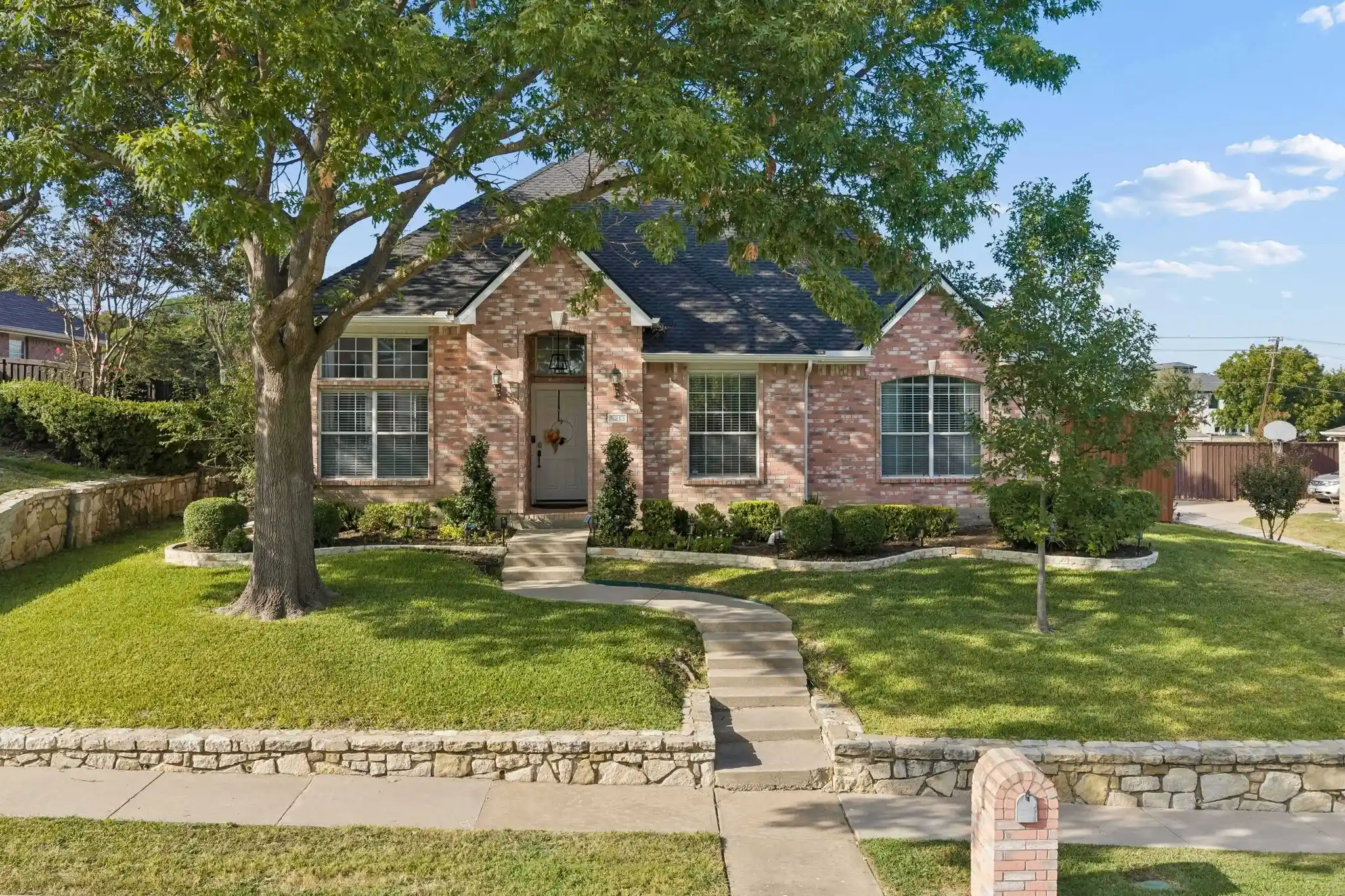 Photo 1 of Sale Pending at 5213 Saint Charles Dr, Rowlett, TX 75088 | MLS# 21386913 | Listing updated on 2026-10-21