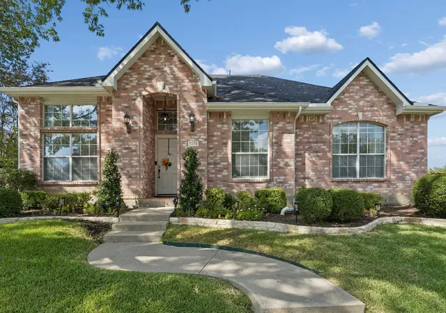 Photo 2 of Single family home for sale at 5213 Saint Charles Dr, Rowlett, TX 75088 | MLS# 21386913 | Listing updated on 2026-10-09
