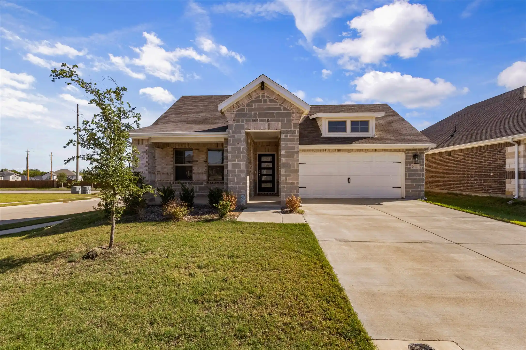 Photo 1 of Single family home for sale at 2013 Bronco Dr, Seagoville, TX 75159 | MLS# 21394451 | Listing updated on 2026-10-10