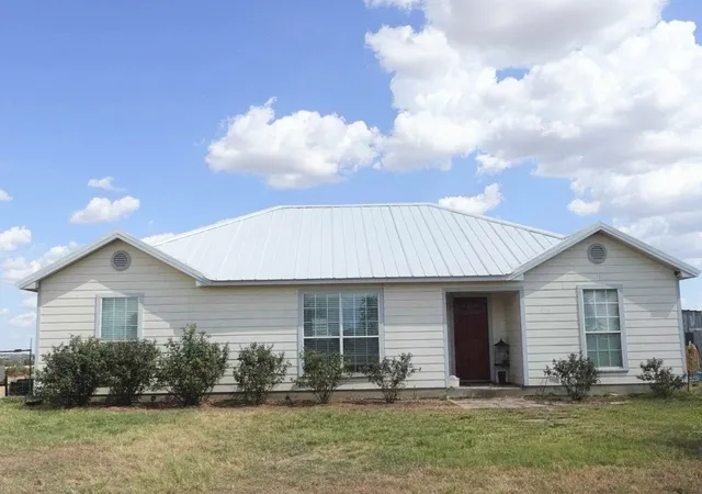 Single family home for sale at 1220 County Rd 373, Dublin, TX 76446 | MLS# 21390580