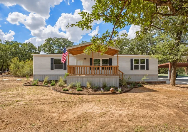 Manufactured home for sale at 106 Summers Cir, Azle, TX 76020 | MLS# 21394438