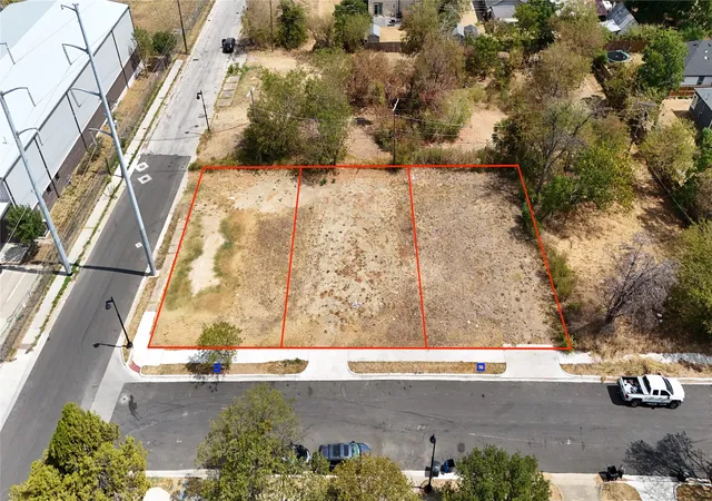 Land for sale at 207 S Williams, Fort Worth, TX 76104 | MLS# 21394354