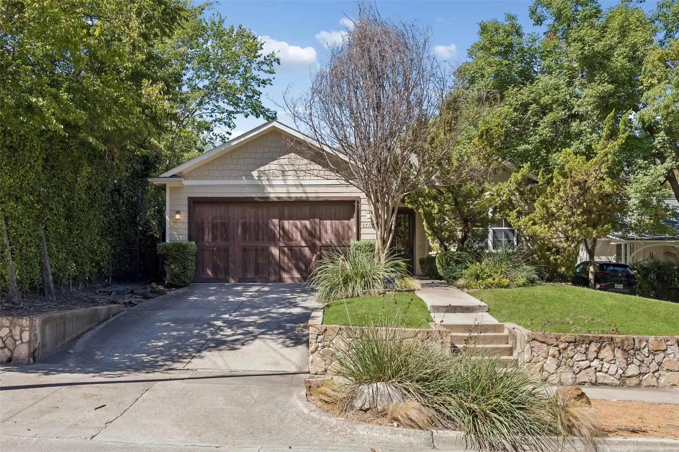 Photo 1 of Single family home for sale at 8707 Daytonia Ave, Dallas, TX 75218 | MLS# 21393090 | Listing updated on 2026-10-24