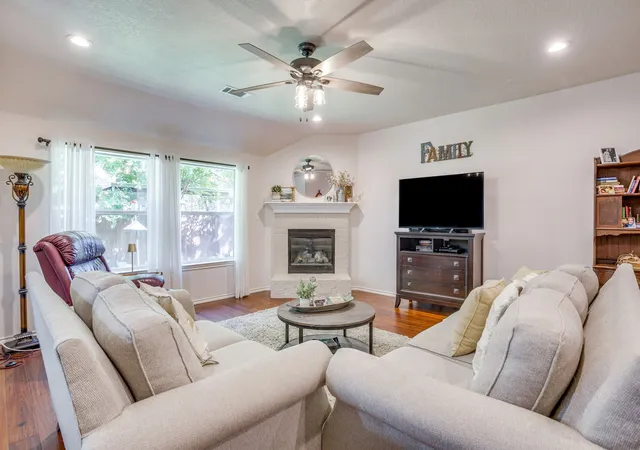 Photo 2 of Single family home for sale at 853 Royal Oak Ln, Burleson, TX 76028 | MLS# 21394359 | Listing updated on 2026-09-24