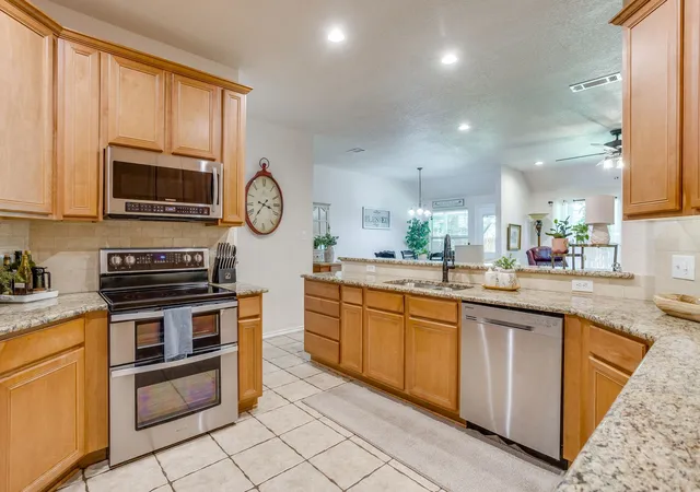 Photo 3 of Single family home for sale at 853 Royal Oak Ln, Burleson, TX 76028 | MLS# 21394359 | Listing updated on 2026-09-24